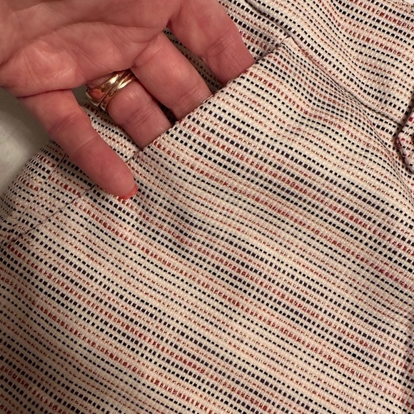 Loft shorts 4 inch inseam Size 14 - Dark Navy & Metallic Red threads. - Picture 4 of 13